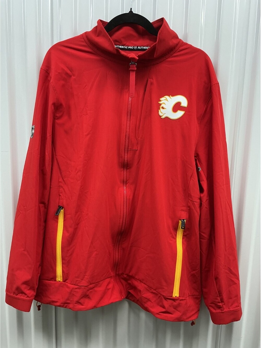 Calgary Flames Fanatics Authentic Pro Rink Jacket Red Mens XL #64